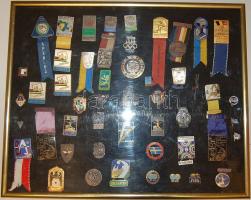 Óriási olimpiai gyűjtemény 1904-től a modern időkig, benne többek között trófeák, zászlók, részvétel...