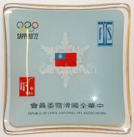 Óriási olimpiai gyűjtemény 1904-től a modern időkig, benne többek között trófeák, zászlók, részvétel...