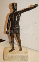 Óriási olimpiai gyűjtemény 1904-től a modern időkig, benne többek között trófeák, zászlók, részvétel...