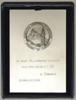 Óriási olimpiai gyűjtemény 1904-től a modern időkig, benne többek között trófeák, zászlók, részvétel...