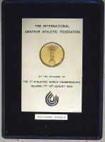 Óriási olimpiai gyűjtemény 1904-től a modern időkig, benne többek között trófeák, zászlók, részvétel...