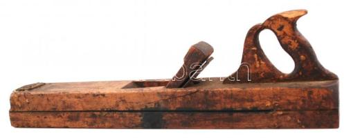 Kézi gyalu, apró sérüléssel, h:60 cm