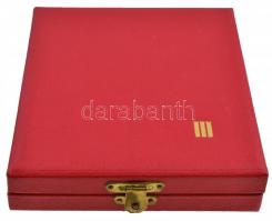 1977. "Irodagéptechnika Vállalat - 15 év törzsgárda" fém plakett eredeti dísztokban, hozzá...