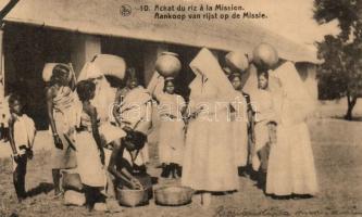 Achat du riz a la Mission / Rice merchants of the Mission; Mission des Indes Orientales