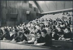 cca 1971 Budapesti Műszaki Egyetem előadó terme, 16x24 cm