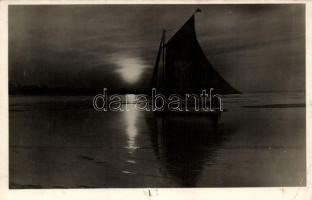 Balaton, téli sport, jégvitorlás (kis lyuk / pinhole)