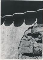 cca 1975 Gebhardt György (1910-1993): Kompozíció, aláírt, feliratozott vintage fotóművészeti alkotás, 24x17 cm