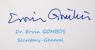 2011 Magyar miniszterek, állami tisztviselők és politikusok aláírásai üdvözlőlapon, összesen 24db, k...