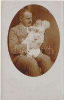 cca 1900-1940 Privát fényképek fotólapként felhasználva, megírva, postázva, 13 db fotólap, 14x9 cm