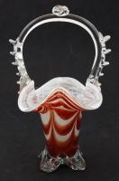 Dekoratív festett üveg kosárka, jelzés nélkül, m: 21cm