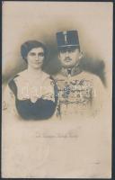 1916 Zita királyné és IV. Károly király, Kallós Oszkár udvari fényképész fotója, fotólap, koronázási alkalmi bélyegzéssel, 9x14 cm