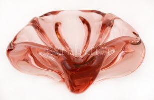 Liláskék üvegváza lila asztali kínálóval, apró csorbával, m: 26 cm, d: 16 cm