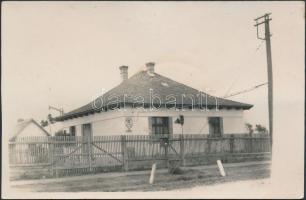 cca 1930 Duna-Tiszaközi Mezőgazdasági Album szerkesztőségi fotója,pecséttel jelzett, 8x14cm