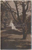 cca 1930 Régi fotólap: Erzsébet szobor, Szeged, 14x9cm