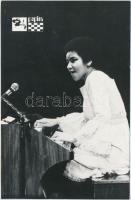 1974 Rhoda Scott (1938-) fotója aláírással, 14,5×9,5 cm