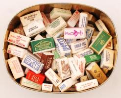 cca 1950 Nemzetközi kockacukor gyűjtemény, német, osztrák, svájci, angol és francia, cca 100db, szép, fém dobozban