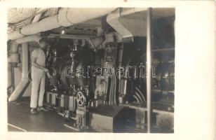 1916 Turbo-Generator, SMS Prinz Eugen. Verlag Rotes Kreuz / K.u.K. navy, battleship interior