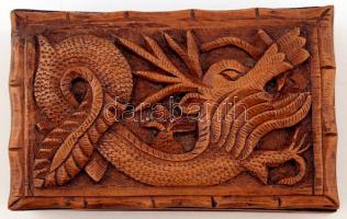 Szépen faragott titokdoboz, jó állapotban, 20x12x7 cm