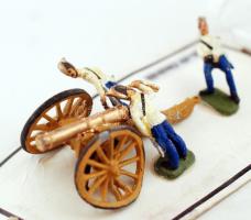 Simon Artz festett fém terepfigurák (ágyúsok), hibás, m:2,5 cm, összesen: 3+1 db