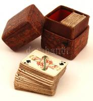 Antik mini pasziánsz kártya pakli, saját bőr dobozában, 5×4 cm