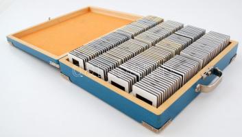 cca 1980 fém diafilmtartó doboz 200 db diafilmmel, városok, épületek, stb