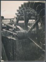 Vízimalom lapátkereke, jelzetlen fotó, 12x8 cm