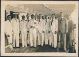 cca 1930-1940 Tengerjáró hajó fedélzetén, 13x18 cm