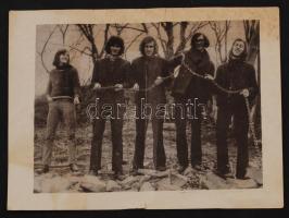 cca 1960 Tolcsvayék és a trió zenekar képe, hátoldalt Tolcsvayék saját kezű aláírásával