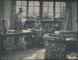 cca 1930-1940 Tolnay Klári és Ajtay Andor közös filmjelenetben, Jupiter Film fotója, kis szakadással és sérüléssel, 19x25 cm