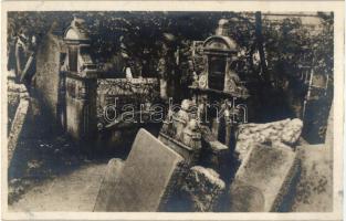 Praha, Prag; Stary zidovsky hrbitov / Old Jewish Cemetery