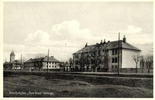 Berettyóújfalu, Esze Tamás laktanya