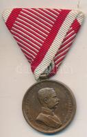 1914. "Ferenc József Bronz Vitézségi Érem" Br kitüntetés modern mellszalaggal. Szign.: Tautenhayn T:2,2- Hungary 1914. "Bronze Gallantry Medal" Br medal with modern ribbon. Sign: Tautenhayn C:XF,VF