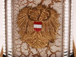 "1. Rock 'n' Roll Akrobatik Festival Stockerau 1990" feliratú kupa, rajta az osz...