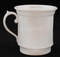 Fehér porcelán teaszűrő, alján kis hajszálrepedésekkel, m: 13 cm, d: 12 cm