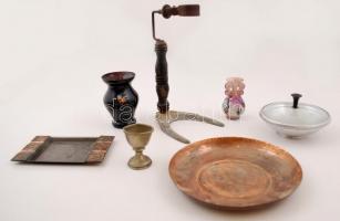Vegyes bolha tétel: Iparművészeti Vállalatos fém tálka, Mocca márkájú régi tartó, porcelán és kerámi...