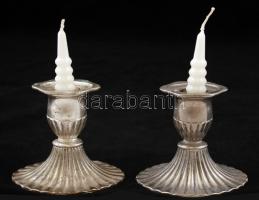 Dekoratív gyertyatartó pár, jelzés nélkül, kopásnyomokkal, gyertyákkal, m: 8,5 cm