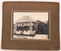 cca 1914 Bp. XIV. ker., Bulgár Kertészet pavilonja, kocsi a kertészet előtt, 2 db kartonra kasírozott fotó, 12x17 cm, karton 21x27 cm; 17x23 cm, karton 30x36 cm