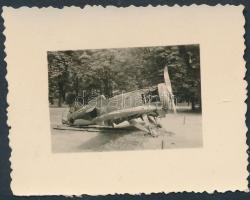 cca 1944 Lelőtt amerikai repülőgép, 4,5x5,5 cm / cca 1944 American airplane, 4,5x5,5 cm