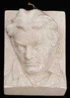 Kormos jelzéssel: Beethoven. Gipsz, sérült, 18x13 cm