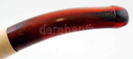 Tajték szipka, faragott vándor díszítéssel, borostyán szopókával, eredeti bőr tokban, cca 9,5cm