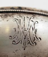 Ezüst(Ag) fűszertartó, egyik üvegbetéttel(csorba), kis ezüst(Ag) kanálkával, jelzett, 77 g