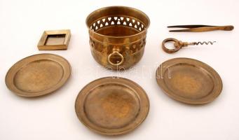 Vegyes réz tétel: kisméretű képkeret, kaspó, csipesz, tálkák, összesen 7 db