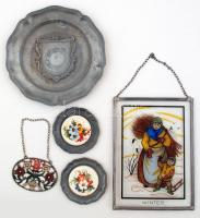 Vegyes ón tétel: címeres tányér, porcelán berakásos kistálkák, ajtódísz, képkeret, összesen 5 db