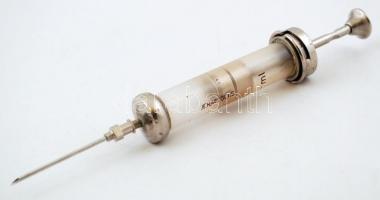 "Dr. Pápay-féle oltóanyagos szerum-intézet rt., Budapest VI. Teréz körút 31." feliratú fec...