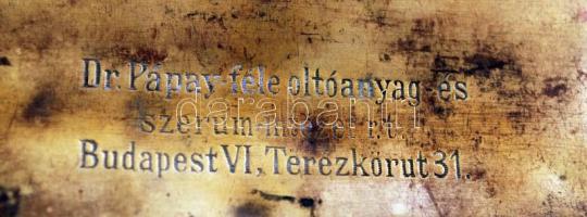 "Dr. Pápay-féle oltóanyagos szerum-intézet rt., Budapest VI. Teréz körút 31." feliratú fec...