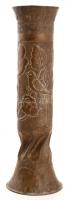 Ágyúhüvelyből készült réz váza virágmintával, m: 30 cm