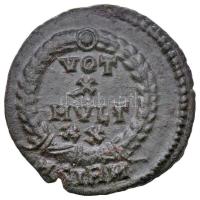 Római Birodalom / Sirmium / II. Julianus 363. AE3 Cu (2,89g) T:2,2- ph. 
Roman Empire / Sirmium / J...