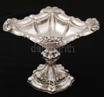 Rózsákkal díszített ezüst(Ag) kínáló, jelzett, m: 13 cm, 14x14 cm, 159,8 g