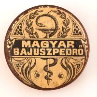 Magyar bajuszpedrő, fémdoboz, 3cm