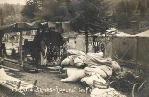 Tetvetlenítés a fronton / Entlausungsapparat, Apparat im Felde; Foto Wilhelm Müller, Bozen / K.u.K. army, delousing process at the Italian front, photo